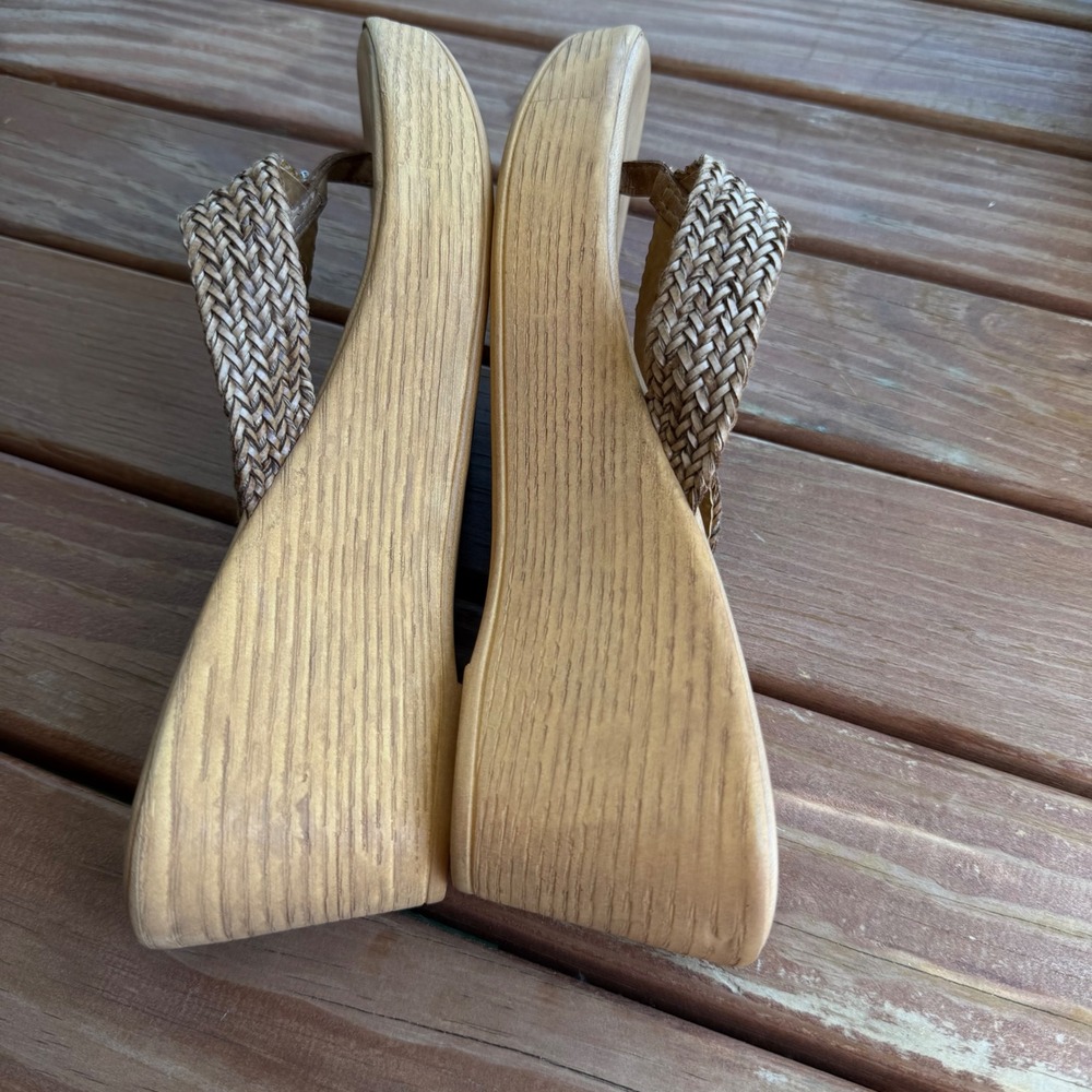 A Giannetti Tan Woven Rhinestone Wedge Sandals Made in Italy Womens Size 10 - Picture 8 of 9